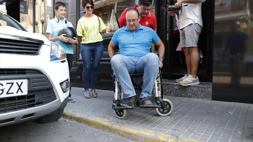 Un paseo para anotar barreras de accesibilidad