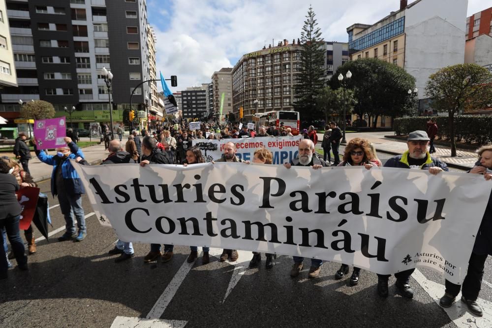 Manifestación en las calles de Gijón contra la contaminación en Asturias