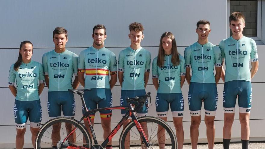 Puesta de largo del equipo Teika UCI Team en Gandía