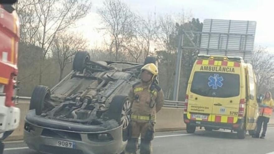 Bolca un cotxe a la C-31 a Santa Cristina d&#039;Aro