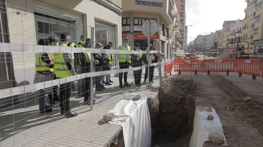 José Hila visita las obras de remodelación de la calle General Ricardo Ortega de Palma