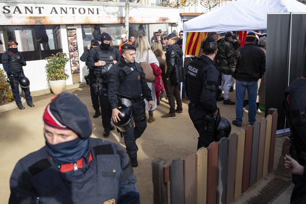 Enfrontament a Blanes entre antifeixistes i simpatitzants de Vox a Blanes