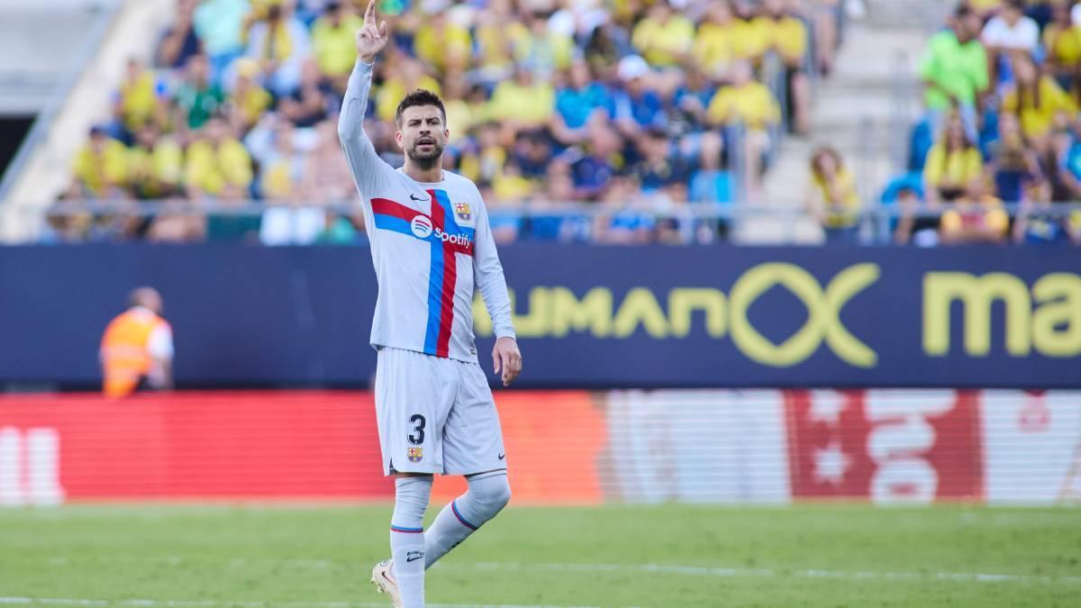 Piqué, en una imagen del duelo ante el Cádiz