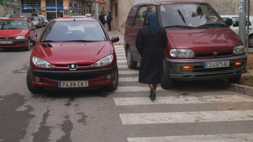 Aparcar mal y exceder la velocidad suponen la mitad de las multas en verano