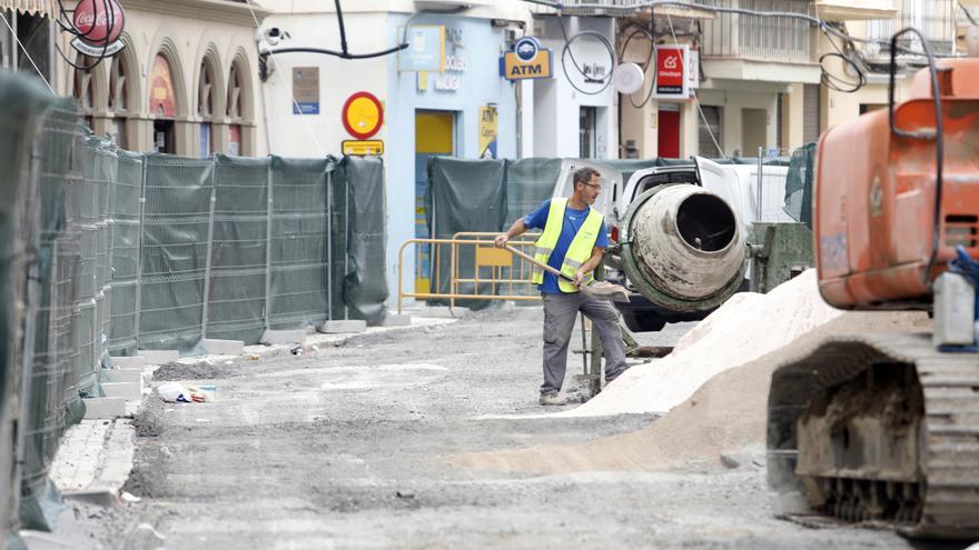 Retraso en el final de la obra de la calle Álamos