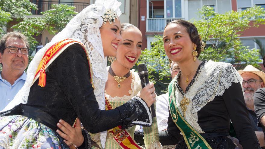 La Bellea con la Fallera Mayor y la reina de Castellón