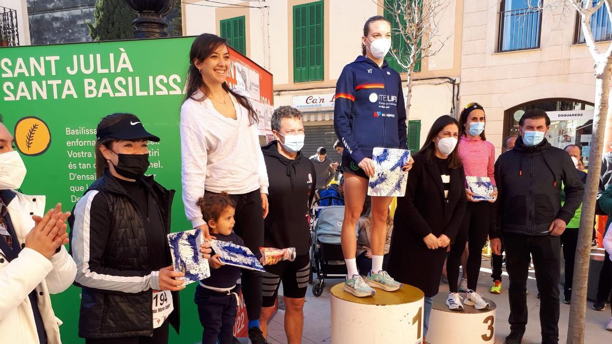 Podio femenino en el &#039;8 i mig&#039; de Campos