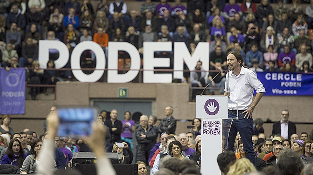 Pablo Iglesias, líder de Podem, ha ’debutat’ a Barcelona omplint el pavelló de la Vall d’Hebron.