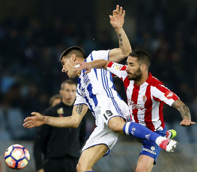 El partido entre la Real Sociedad y el Sporting, en imágenes