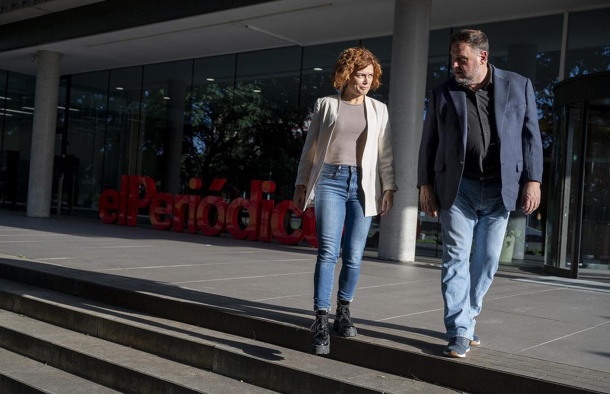 Elisenda Alamany y Oriol Junqueras en la sede de EL PERIÓDICO.