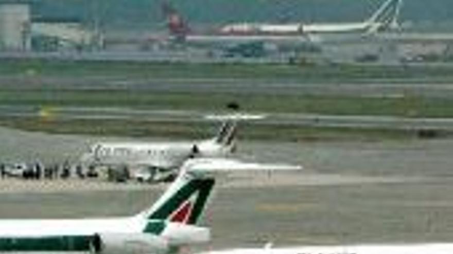 Alitalia suspende90 vuelos para hoy