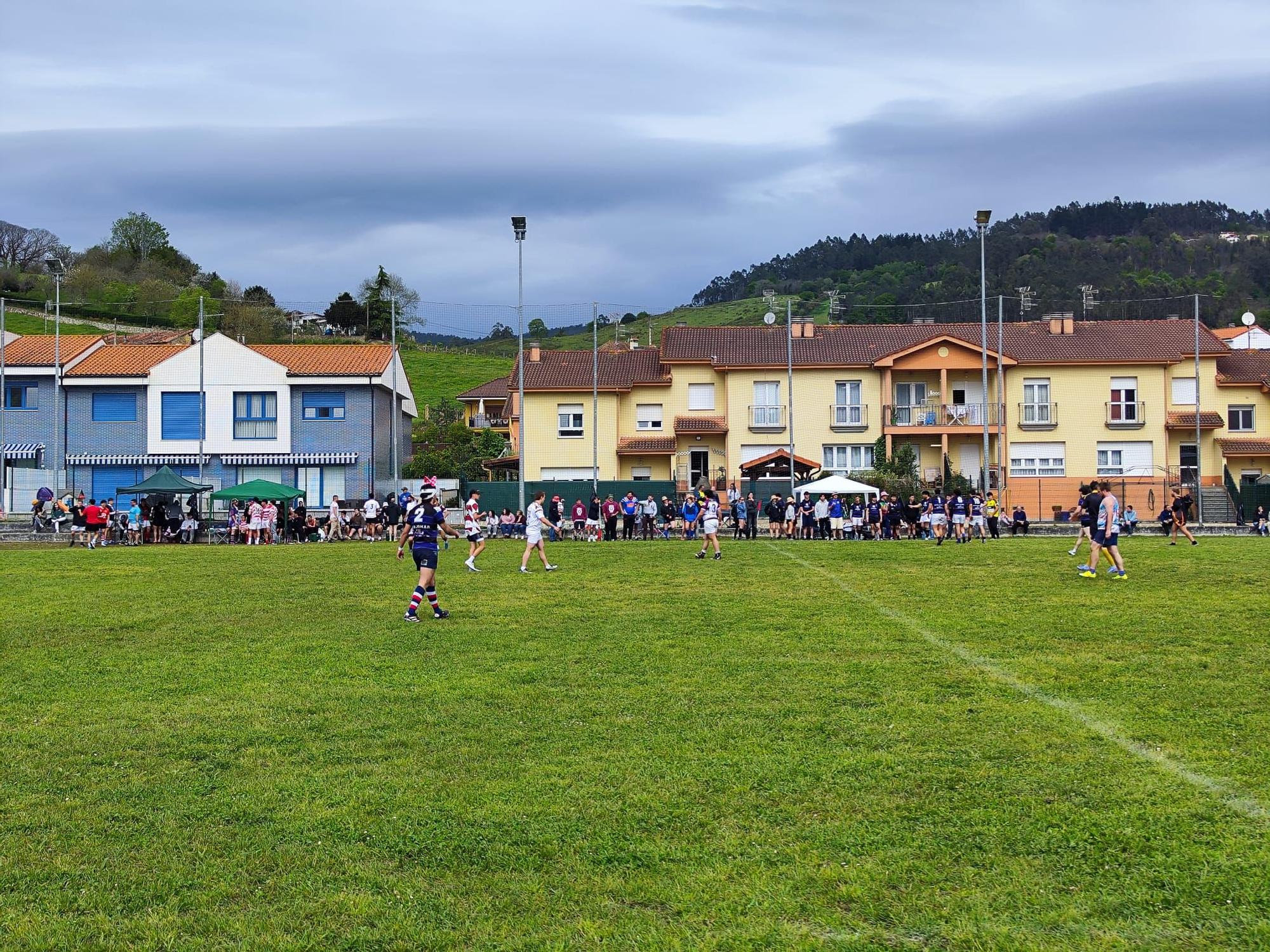Pasión por el rugby en Grado: las imágenes de ambiente del seven que deja este viernes