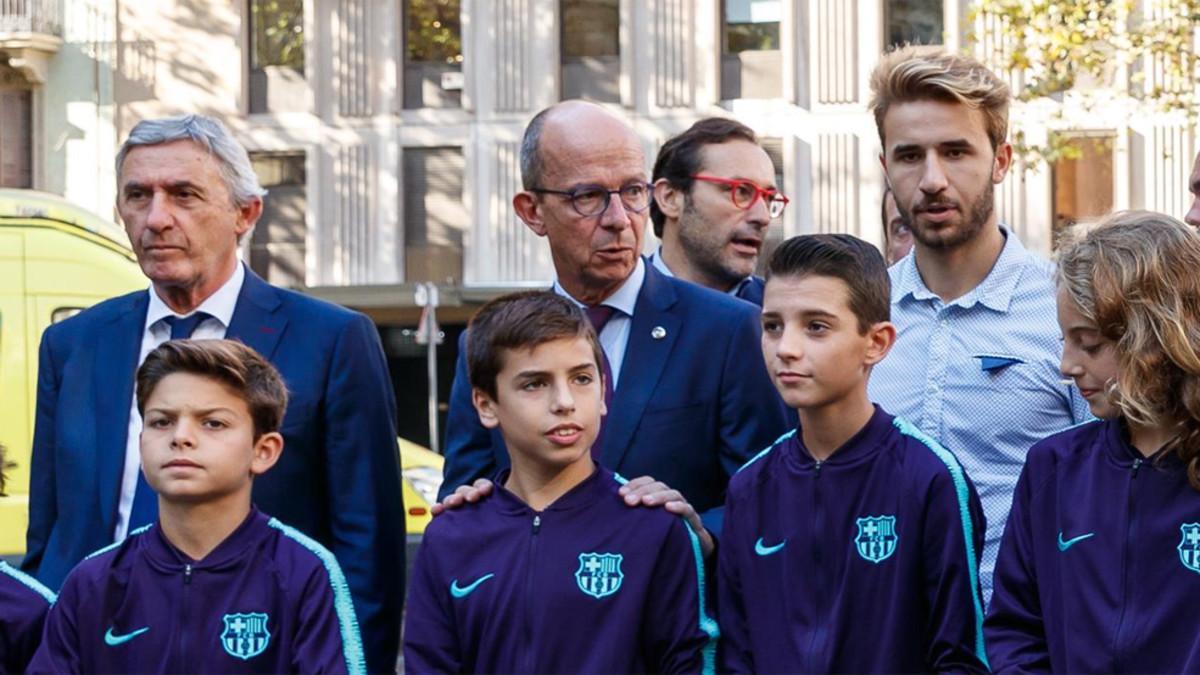 El vicepresidente Cardoner (centro) junto a Pesic y Samper en la ofrenda de la Diada de Catalunya