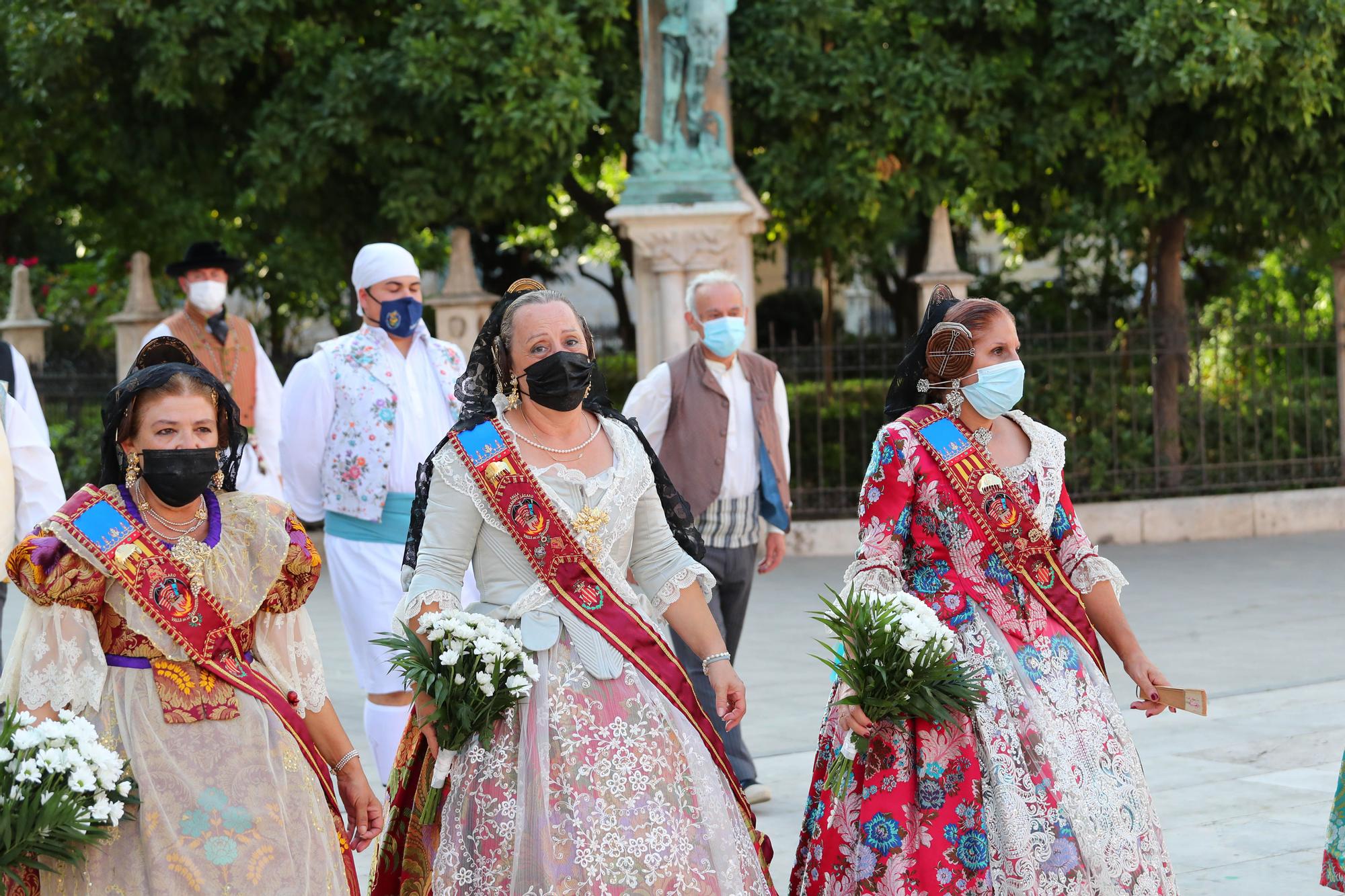 Búscate en la ofrenda por la calle caballeros de las 17:00 a las 18:00