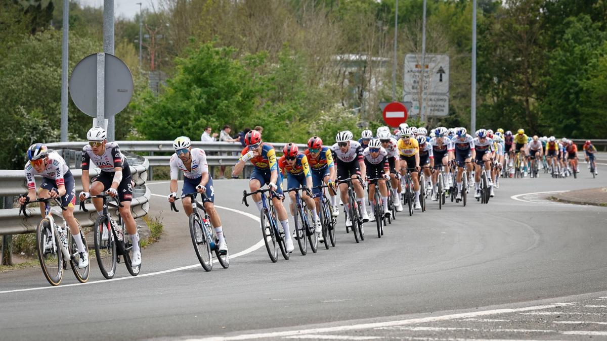 Corredores en la Itzulia 2025