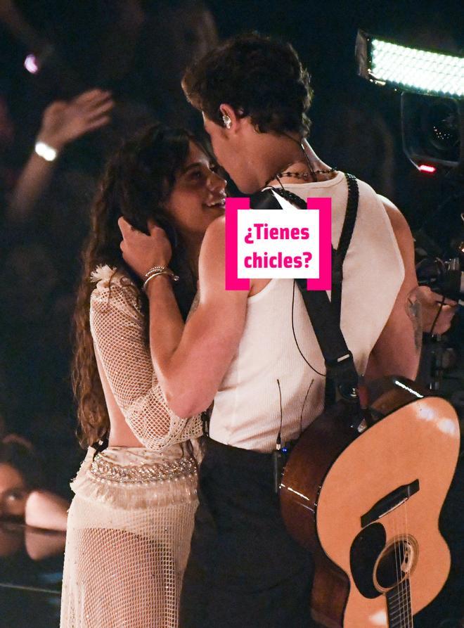 Camila Cabello y Shawn Mendes en los 'MTV Music Video Awards'