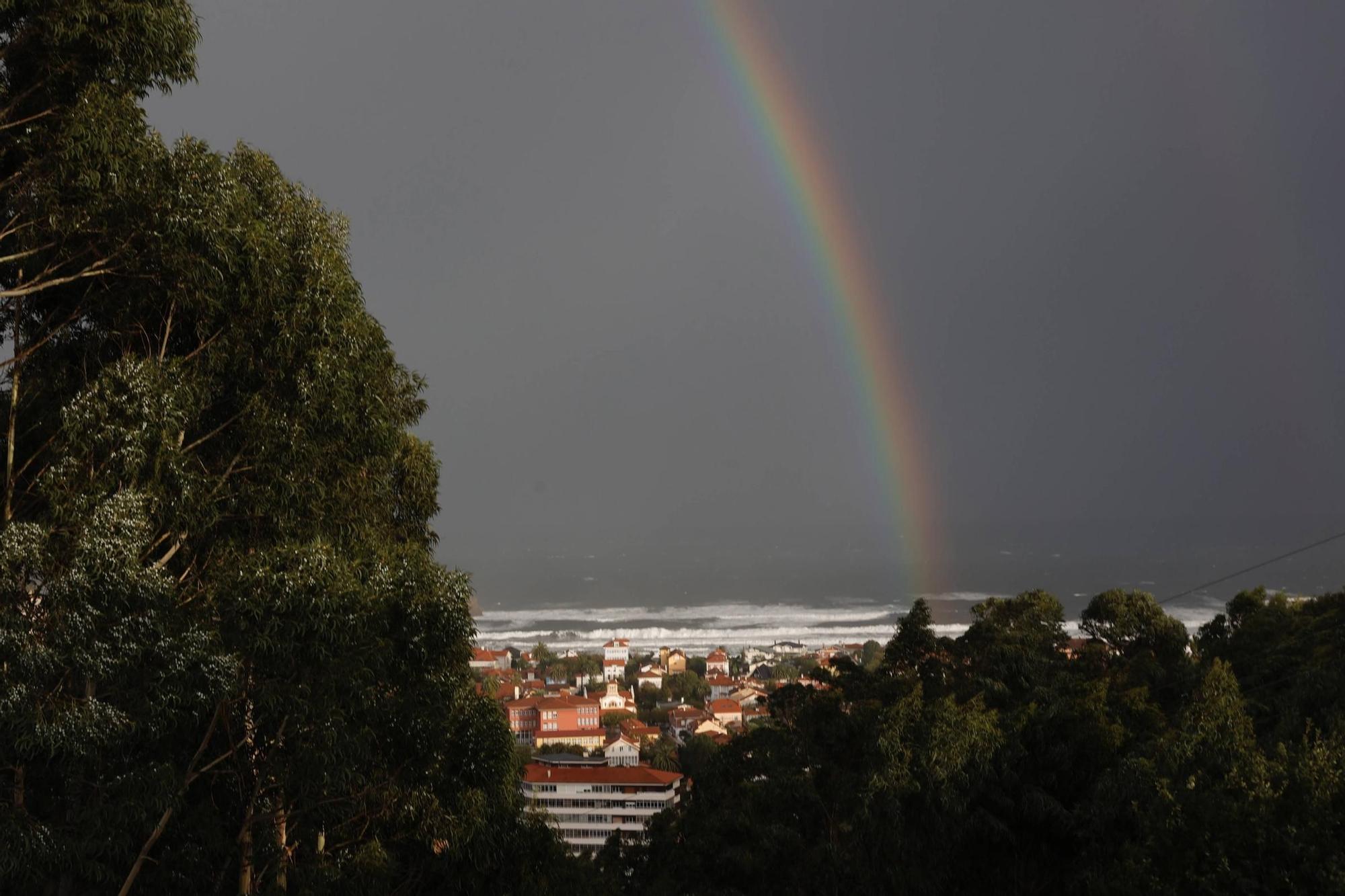 El arco iris sobre Salinas.jpg