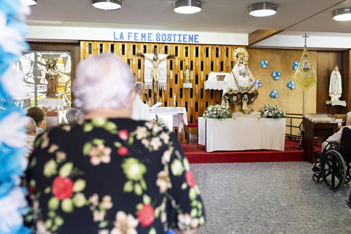 La Virgen de la Montaña en la Residencia Cervantes de Cáceres