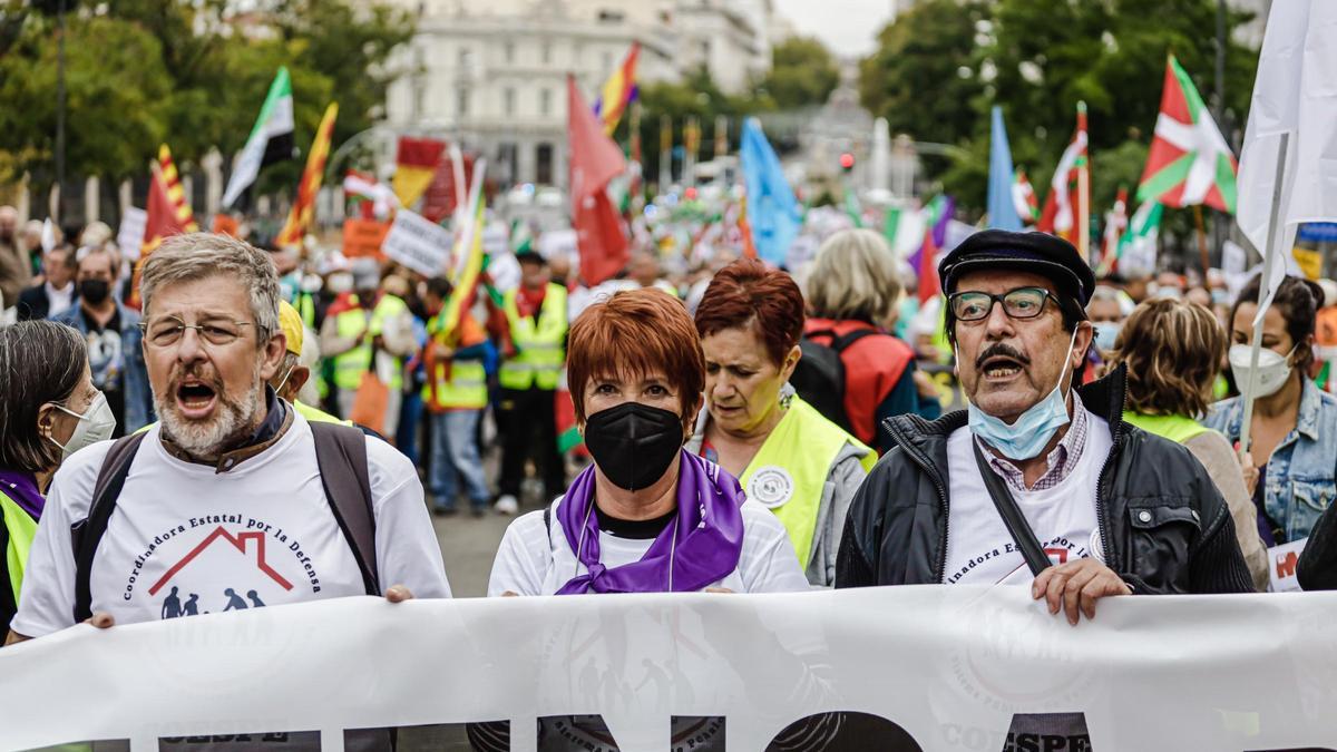 Pensionistas de toda España se manifiestan en Madrid por unas pensiones "justas y suficientes".