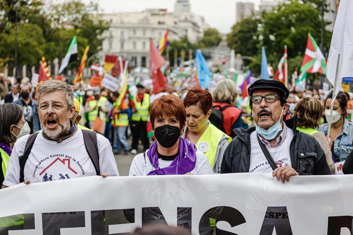 Pensionistas de toda España se manifiestan en Madrid por unas pensiones &quot;justas y suficientes&quot;.