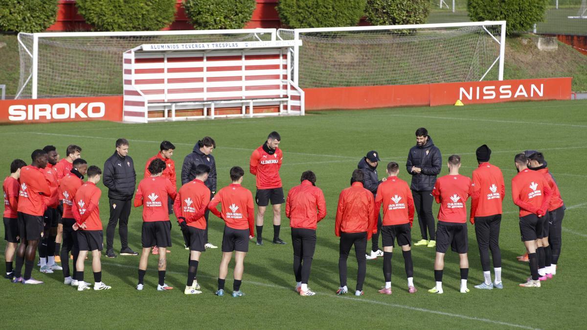 Los jugadores del Sporting, en Mareo.