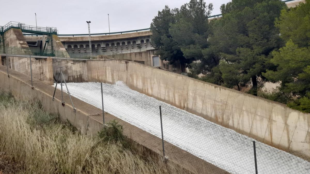 Compuertas del embalse de La Cierva en Mula