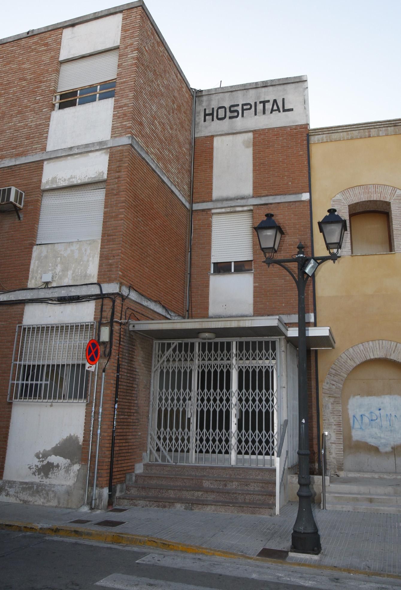 Fachada del antiguo hospital municipal de Alzira.
