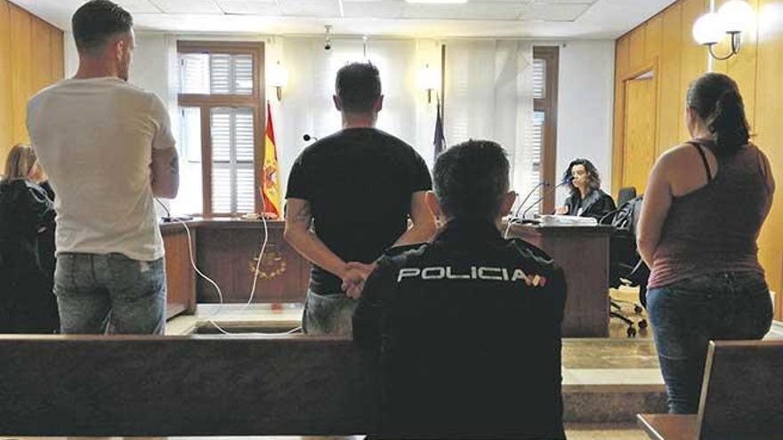 Condenados a 14 años de cárcel dos atracadores de farmacias en Palma