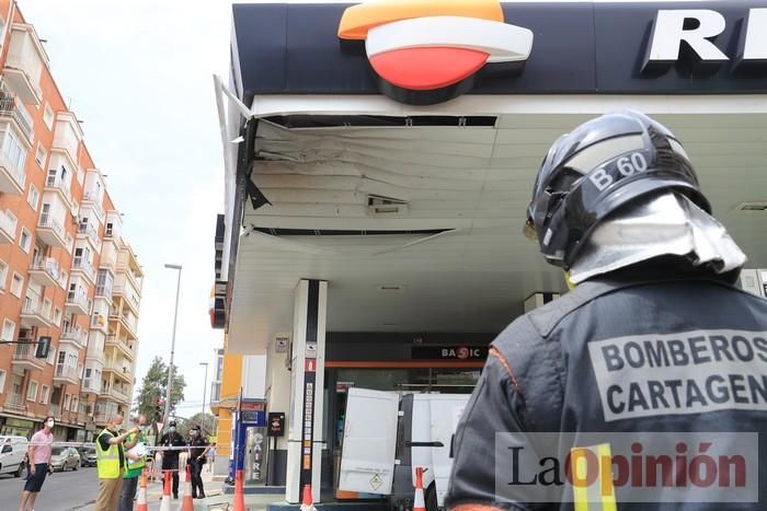 Explosión en una gasolinera de Cartagena