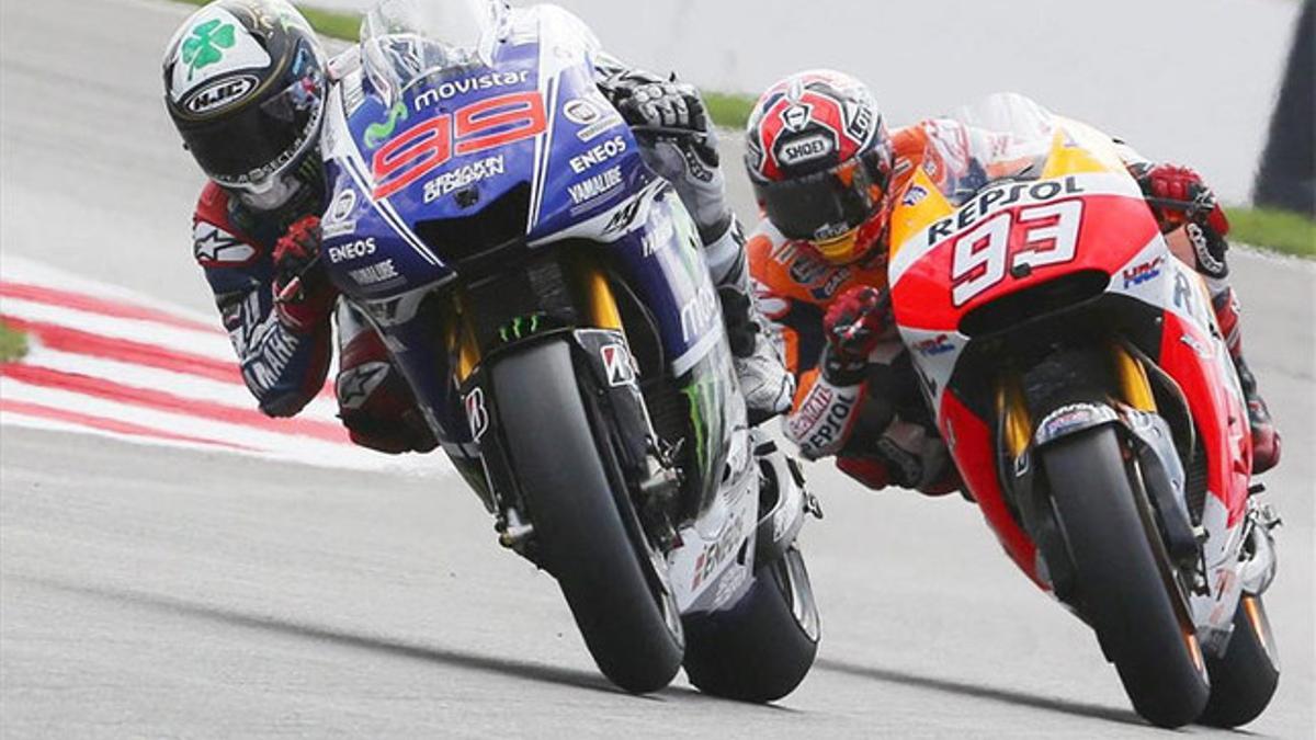 Lorenzo y Márquez protagonizaron una carrera emocionante en Silverstone