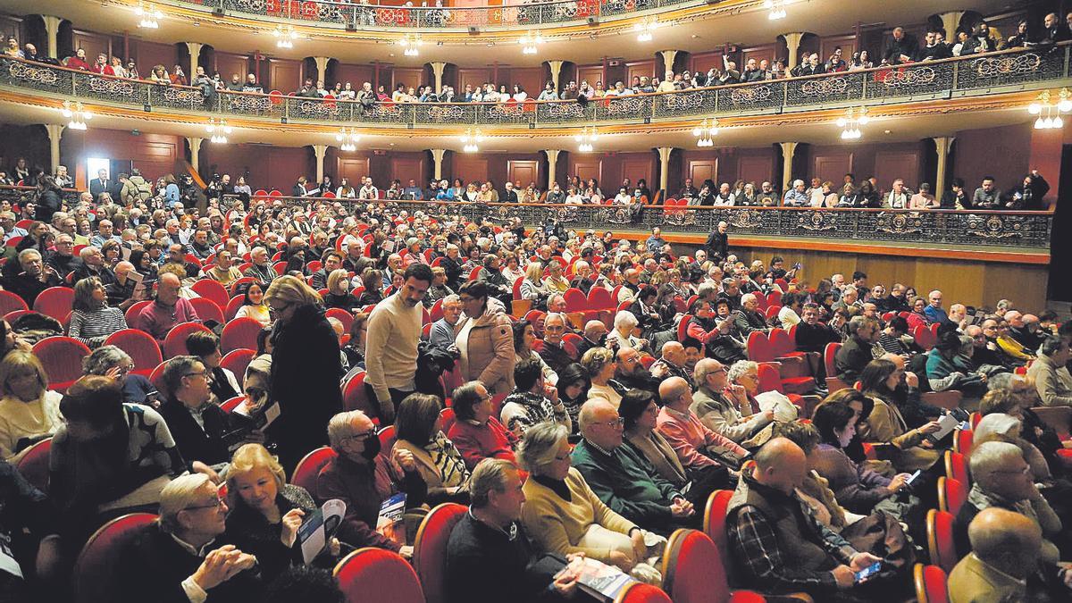 Público en el Gran Teatro de Córdoba.