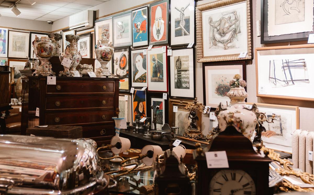 Las piezas que se subastan se exponen previamente para que todo el público pueda verlas