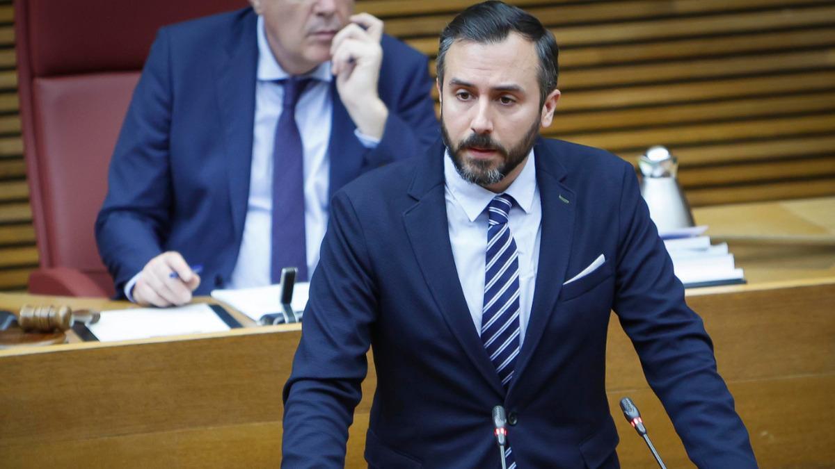El diputado autonómico de Vox Miguel Pascual interviene en un pleno reciente en las Cortes