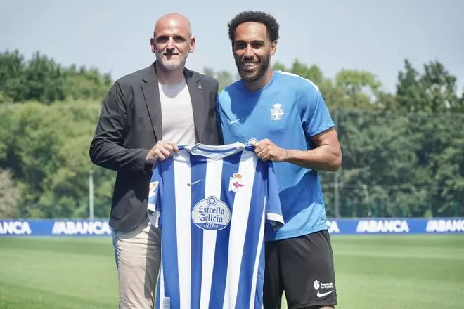 El Deportivo presenta a Aubameyang