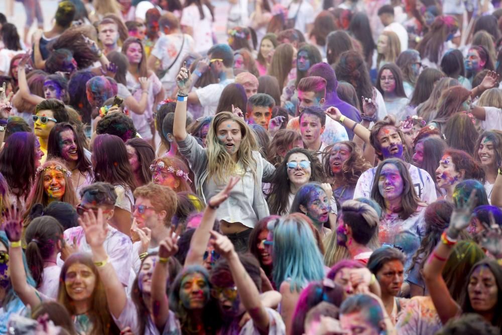 Holi Party en el Niemeyer