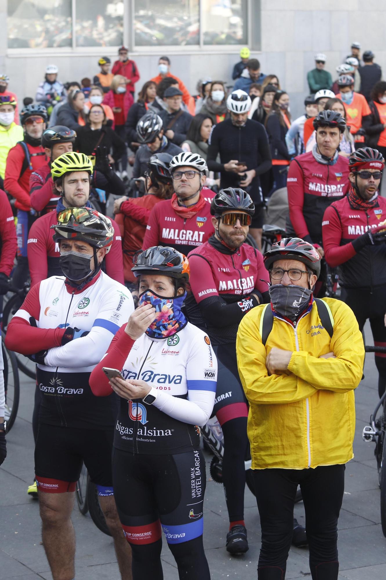 Un miler de persones diuen adeu a la ciclista de Girona atropellada mortalment per un conductor begut