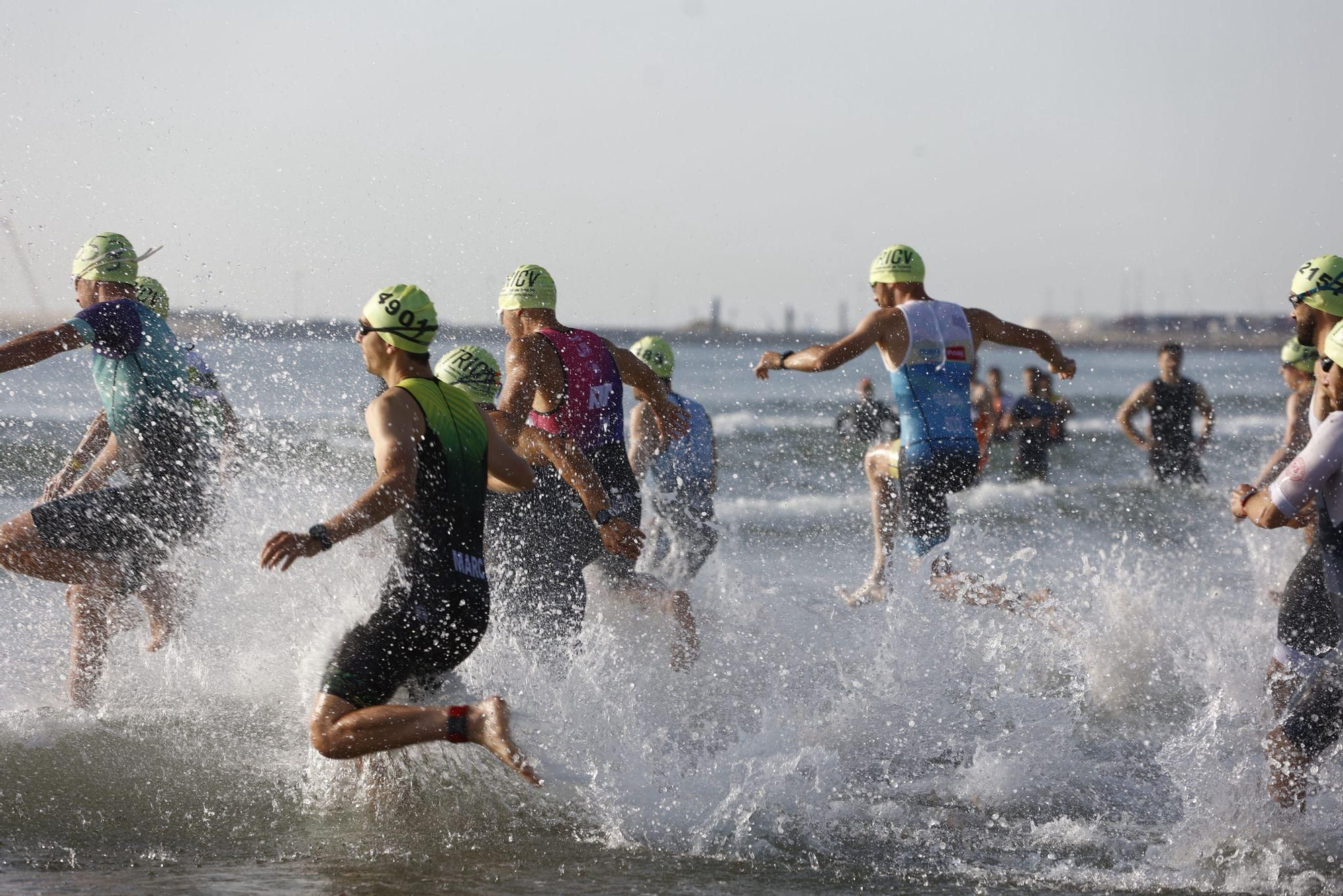 Las mejores imágenes del Mediterránea Triatlón de València