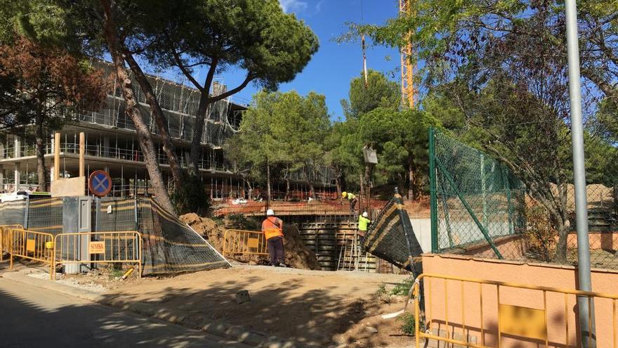 Imatge de la setmana passada de les obres de construcció dels dos blocs de la promoció de 48 pisos exclusius a la Pineda d&#039;en Gori