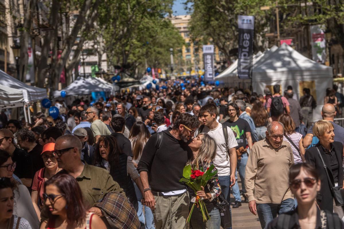 Un Sant Jordi de rècord, en imatges