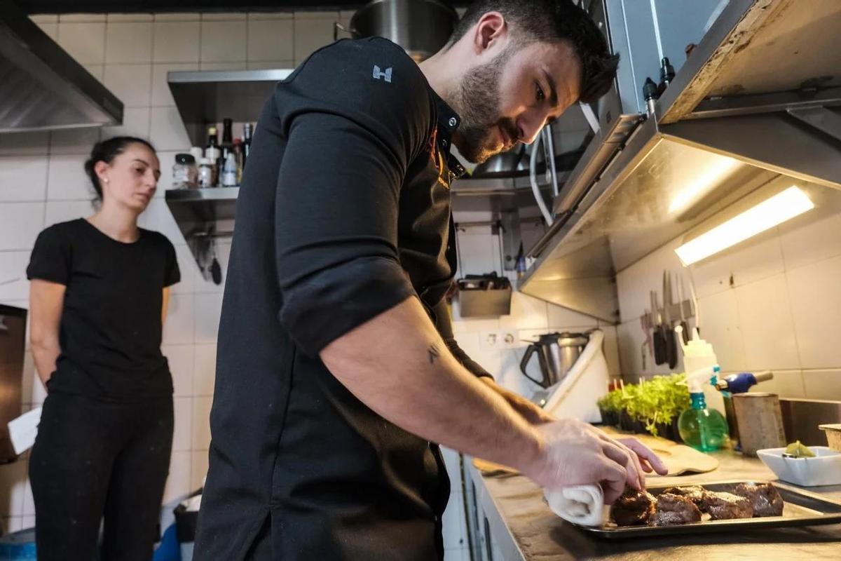 El chef Mario Clemente, que se ha curtido en cocinas tan exigentes como 'Etxebarri' o 'Bibo Madrid'.