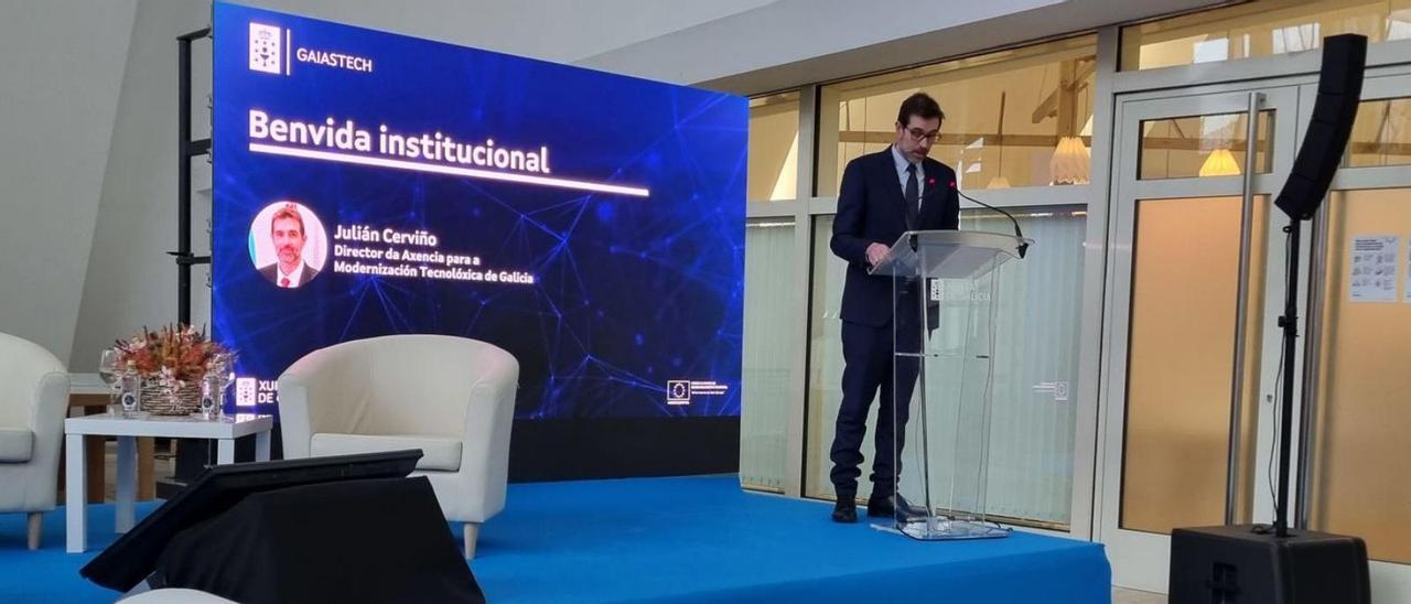 Julián Cerviño inauguró la jornada sobre nuevas tecnologías.