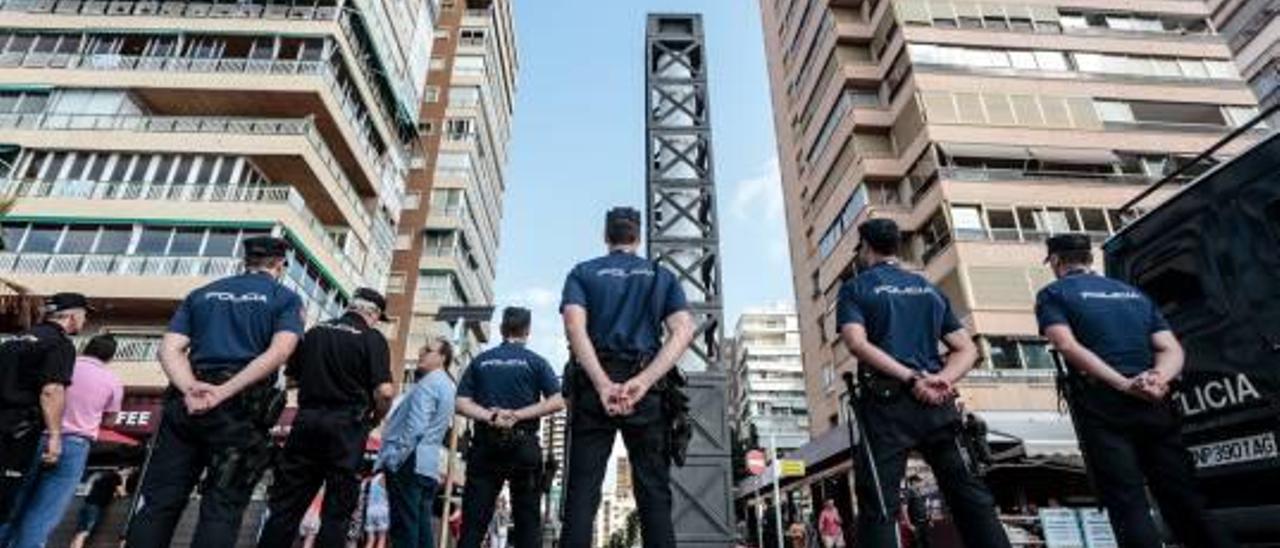 Un total de 30 agentes nacionales se han desplegado como refuerzo este verano en Benidorm.