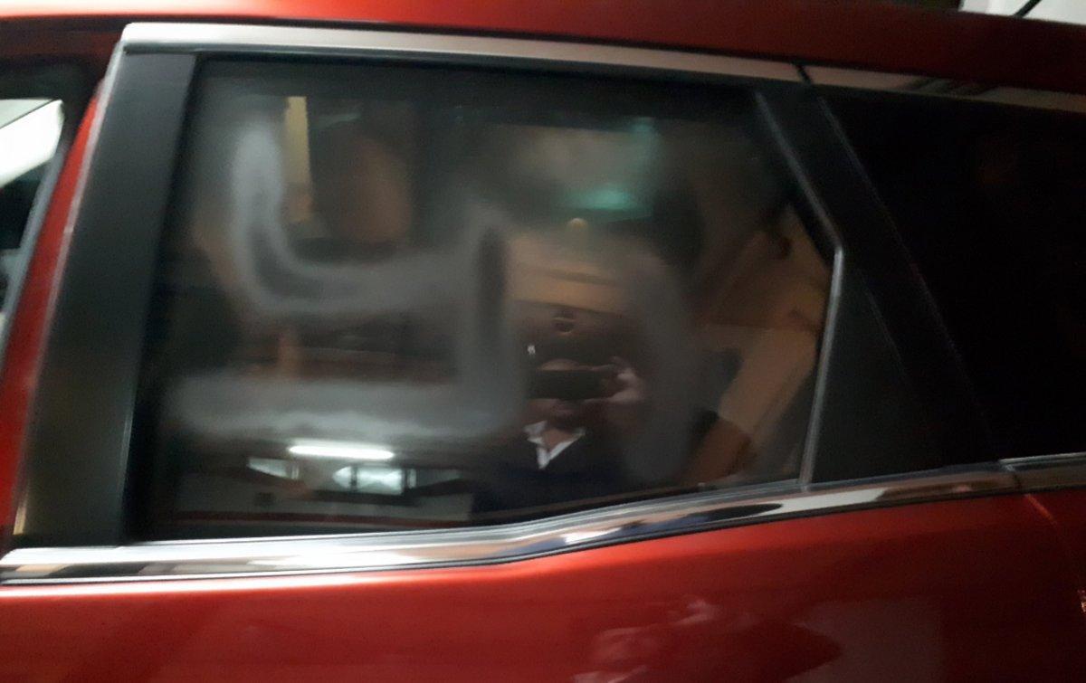 Una esvástica pintada en el coche del líder del PPC, Alejandro Fernández