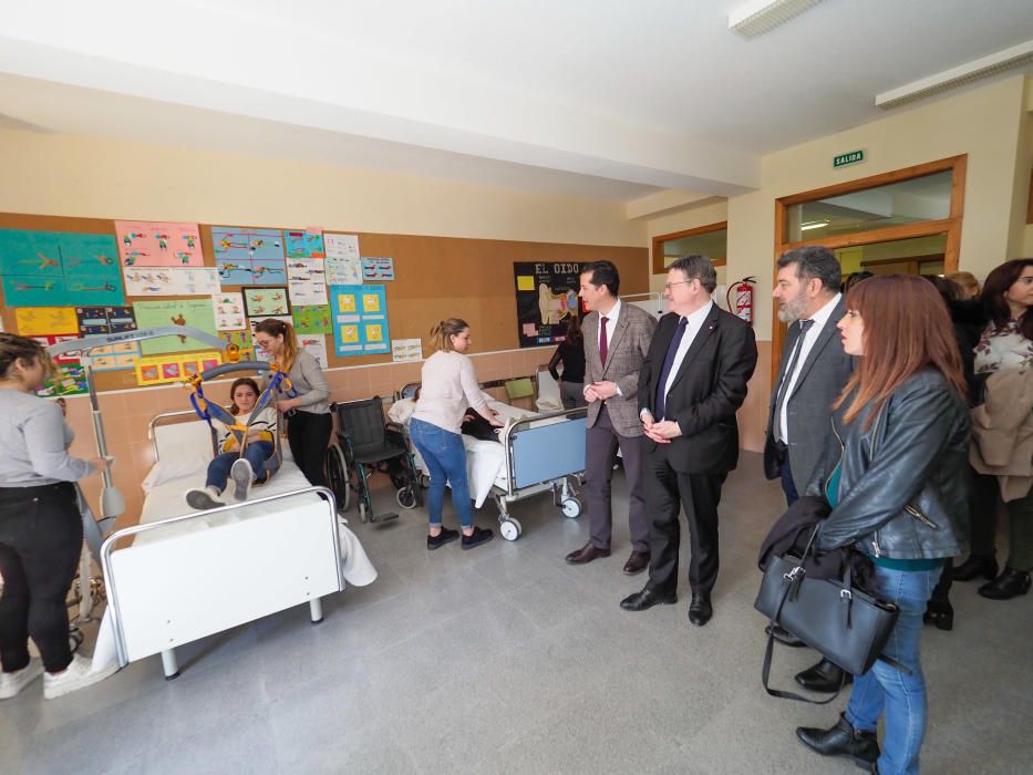 Visita de Ximo Puig al instituto de Formación Profesional Valle de Elda