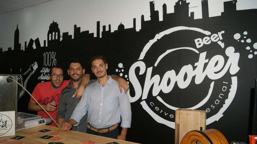 Rafa, David y Juan son los jóvenes responsables de Beer shooter.