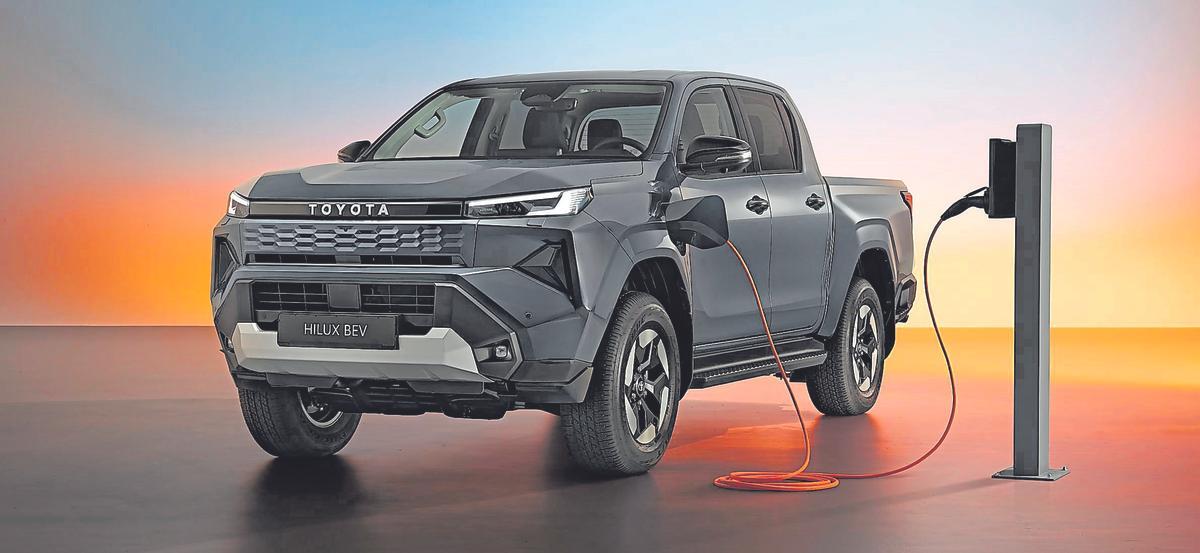 Una imagen de un Toyota Hilux recargándose.