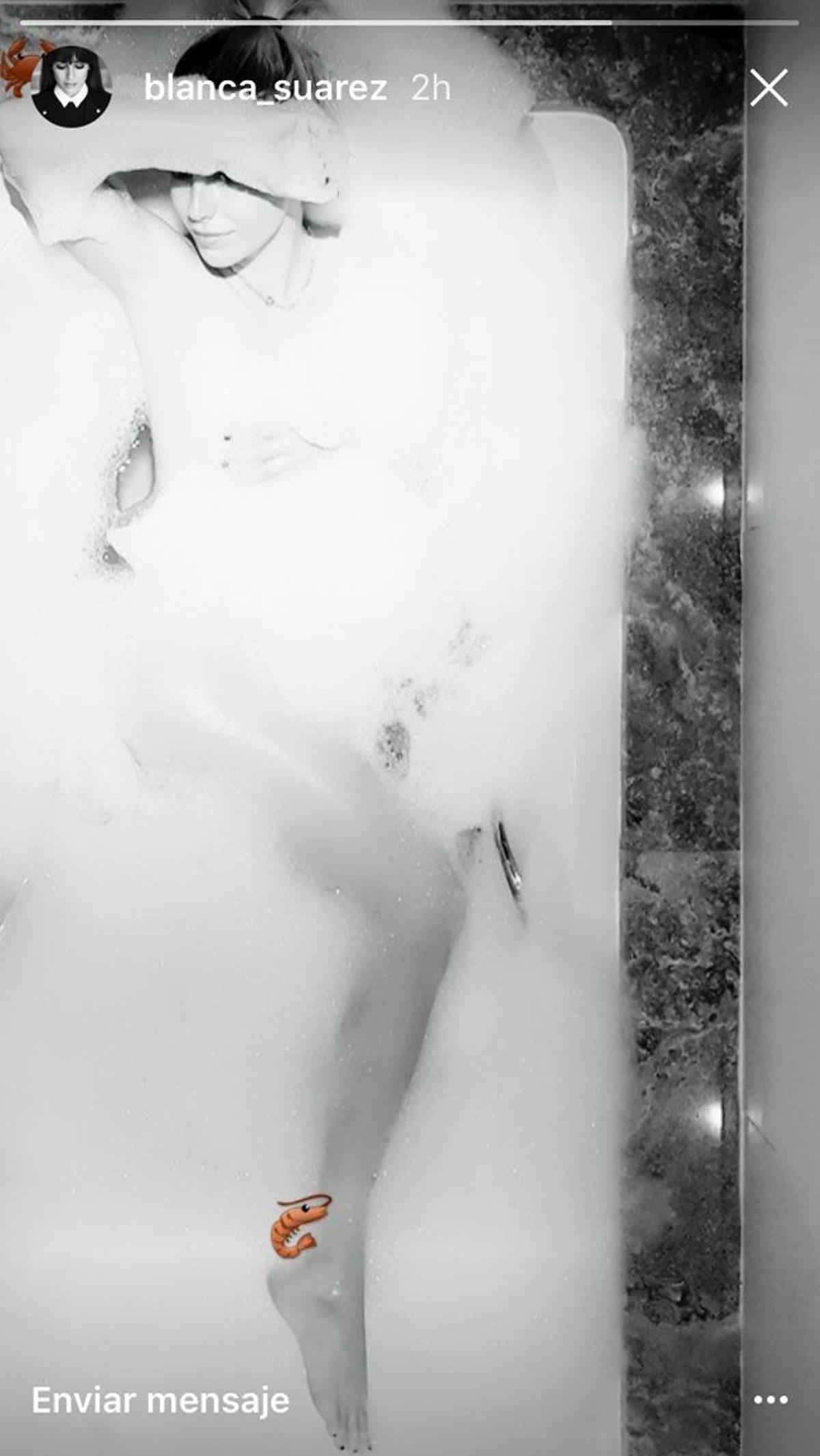 Blanca Suarez posa en la bañera en Instagram Stories