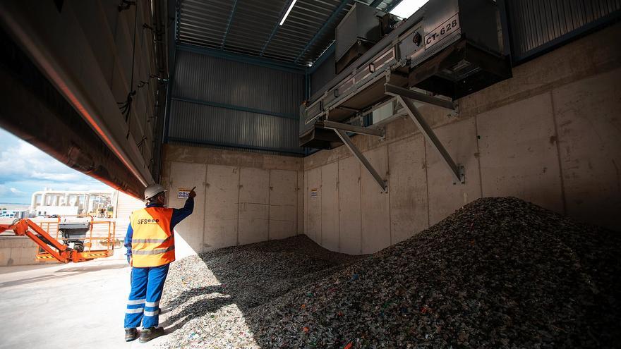 El vertedero de Dos Aguas cobrará la nueva tasa de residuos con un 10% de IVA