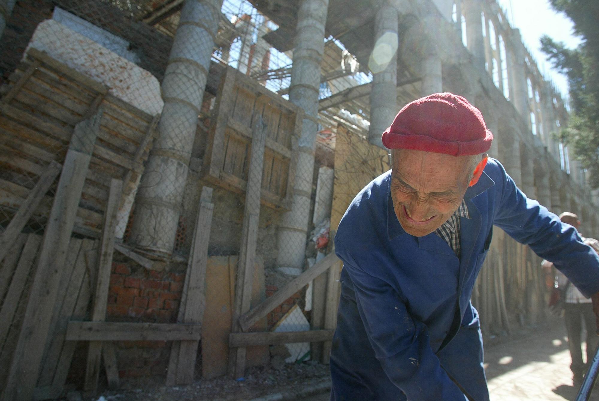 Justo Gallego, trabajando en la catedral