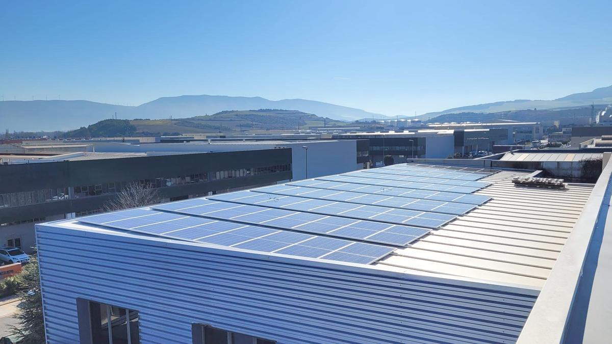 Instalación industrial de 80 KW en Tenerife con un ahorro energético anual del 67%